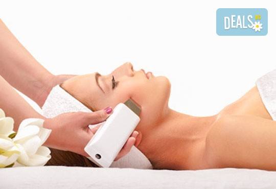 С грижа за Вашата кожа! Почистване на лице с ултразвукова шпатула, по желание в комбинация с антиакне терапия в Anima Beauty&Relax - Снимка 3