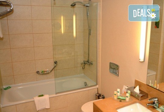 Нова година 2020 в Courtyard By Marriott Istanbul International Airport 4*, Истанбул, с Караджъ Турс! 3 нощувки със закуски, басейн, сауна, Гала вечеря и транспорт - Снимка 8