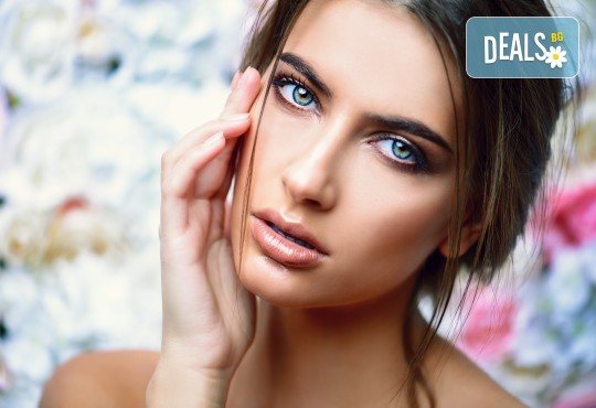 Млада кожа с дълбоко хидратираща хиалуронова терапия за лице в студио Магнифико! - Снимка 1