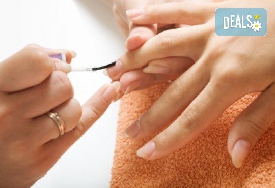 Двудневен индивидуален семинар по маникюр - теория и практика, с включени учебни материали и издаване на сертификат от салон за красота Айрин! - Снимка 2