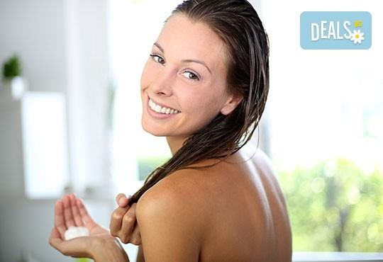 Подстригване, подхранваща терапия с кератинова маска и сешоар в Салон за красота Дъга! - Снимка 2