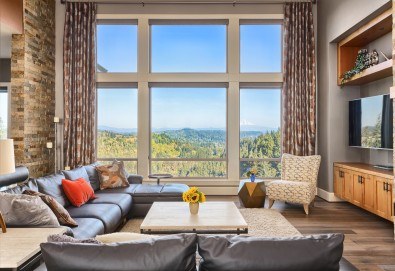 Двустранно почистване на прозорци в дом или офис до 100 кв.м. от АТТ-Брилянт!