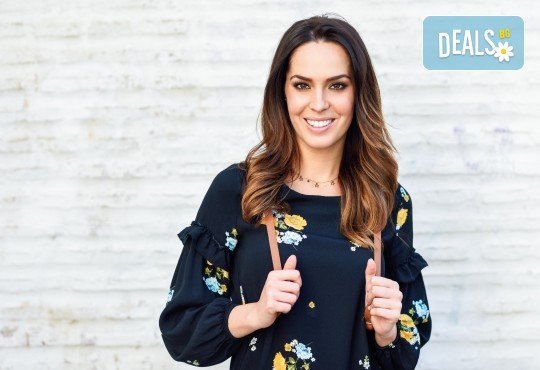 Кичури с фолио, матиране, масажно измиване, възстановяваща маска и подсушаванe в център Енигма във Варна! - Снимка 1