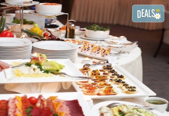 Last minute! Нова година в Белград! 2 нощувки със закуски в СПА хотел Tulip Inn 3*, вечеря и Новогодишна вечеря с жива музика и неограничени напитки, басейн и СПА - Снимка 7