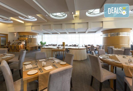 Last minute! Нова година в Белград! 2 нощувки със закуски в СПА хотел Tulip Inn 3*, вечеря и Новогодишна вечеря с жива музика и неограничени напитки, басейн и СПА - Снимка 9
