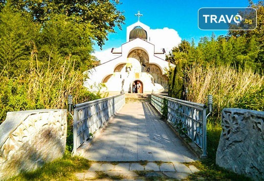 Екскурзия на 12.10. до местността Рупите, манастир Преподобна Стойна, село Златолист и Мелник с туроператор Поход - транспорт и водач! - Снимка 4