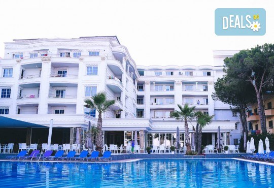 Посрещнете Нова година 2020 в хотел Fafa Premium Resort 4*, Албания, с АБВ Травелс! 3 нощувки, 3 закуски и 2 вечери, транспорт и програма в Дуръс, Скопие и Охрид! - Снимка 6