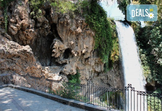 Еднодневна екскурзия през октомври до Едеса, Гърция! Транспорт с нощен преход и водач от туроператор Поход! - Снимка 3