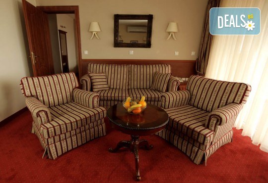 4-звездна Нова година в Охрид! 3 нощувки със закуски и 2 вечери в Hotel Belvedere, Новогодишна празнична вечеря и транспорт - Снимка 10