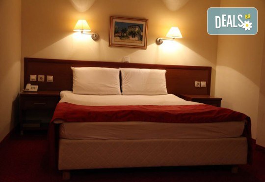 4-звездна Нова година в Охрид! 3 нощувки със закуски и 2 вечери в Hotel Belvedere, Новогодишна празнична вечеря и транспорт - Снимка 7