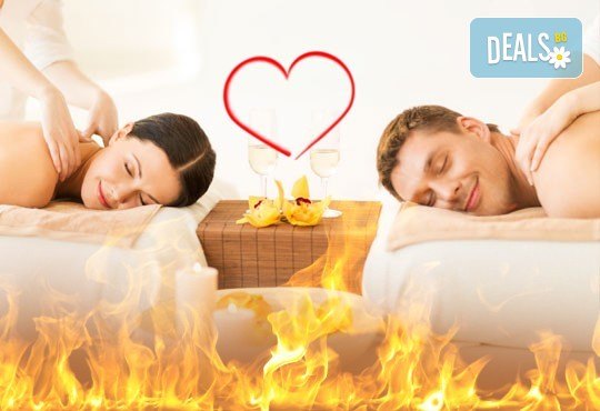 Огън от любов! Терапия за двама с парафин, синхронен масаж, огнен масаж фламбе, две чаши вино в ''Senses Massage & Recreation''! - Снимка 1