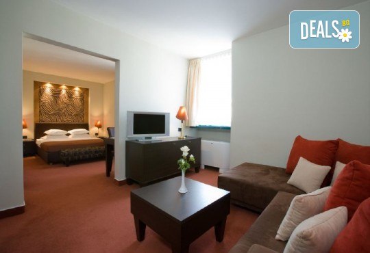 Посрещнете Новата 2020 година в Загреб, Хърватия! 3 нощувки с 3 закуски и 2 вечери в Laguna Hotel 3*, Новогодишна вечеря и транспорт - Снимка 8