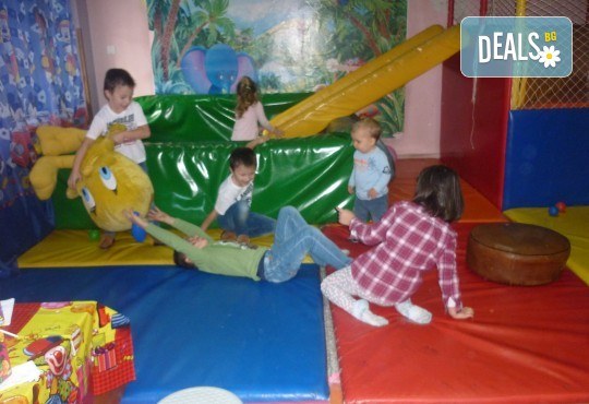 За празника на Вашето дете! Два часа детско парти за 8-15 деца с аниматор, меню и торта от Парти клуб Слънчо - Снимка 9