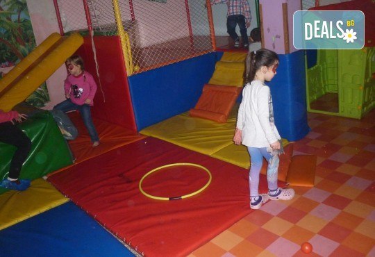 За празника на Вашето дете! Два часа детско парти за 8-15 деца с аниматор, меню и торта от Парти клуб Слънчо - Снимка 6