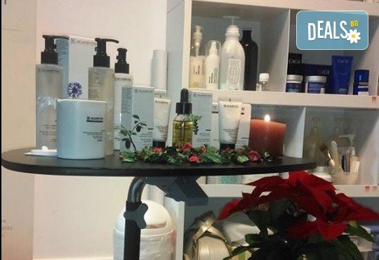 Красиви коси! Боядисване на корени с италианска боя, измиване, прическа със сешоар и бонус: подстригване на връхчета в салон B BEAUTY! - Снимка 6