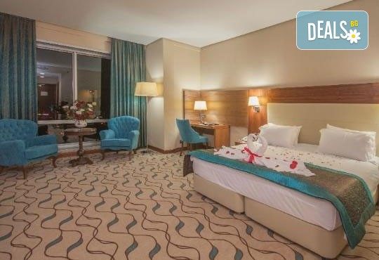 Посрещнете Нова година 2020 в Hotel Margi 5*, Одрин, с Глобус Холидейс! 3 нощувки, 3 закуски, 2 вечери и Новогодишна Гала вечеря, възможност за транспорт! - Снимка 3