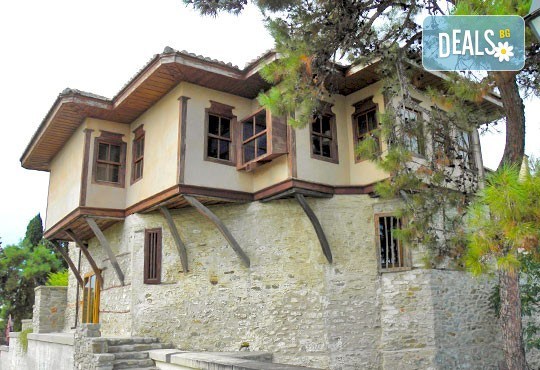 Коледен шопинг в Кавала, Драма и празничното градче Онируполи! 1 нощувка със закуска в хотел 3*, транспорт и водач - Снимка 4