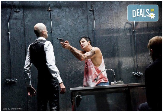 Гледайте комедията Килър Джо с Малин Кръстев на 3-ти ноември (неделя) в Малък градски театър Зад канала! - Снимка 8