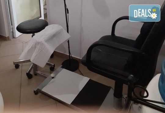 Дълготраен маникюр с гел лак CND, Shellac, BlueSky, 2 рисувани декорации + подарък: сваляне на гел лак в Салон за маникюр и педикюр АРТЕ - Снимка 7