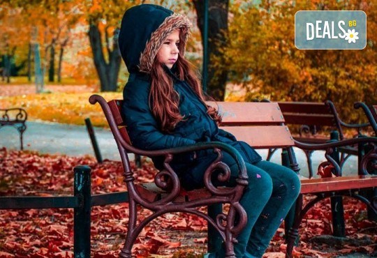 Красива есенна фотосесия на открито в Бургас с 10 или 15 обработени кадъра от фотограф София Асеникова! - Снимка 6
