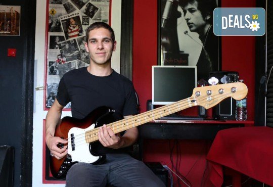 1 или 2 урока по пеене, китара, барабани, пиано, бас китара, саксофон, гайда или друг инструмент при преподавател в Rock School - Снимка 21