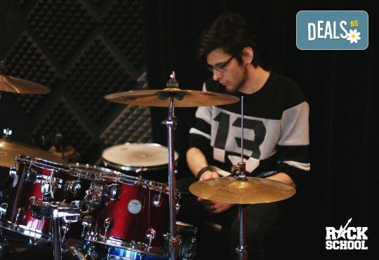 1 или 2 урока по пеене, китара, барабани, пиано, бас китара, саксофон, гайда или друг инструмент при преподавател в Rock School - Снимка 11