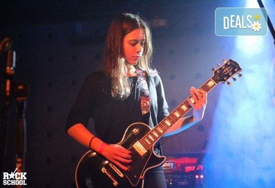 1 или 2 урока по пеене, китара, барабани, пиано, бас китара, саксофон, гайда или друг инструмент при преподавател в Rock School - Снимка 16