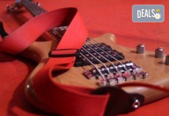 1 или 2 урока по пеене, китара, барабани, пиано, бас китара, саксофон, гайда или друг инструмент при преподавател в Rock School - Снимка 12