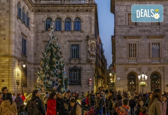 Посрещнете Коледа в уникално украсената Барселона, с ТА Солвекс! Самолетен билет, летищни такси, трансфер, 4 нощувки със закуски в Front Maritim 4*, пешеходни обиколки - Снимка 4