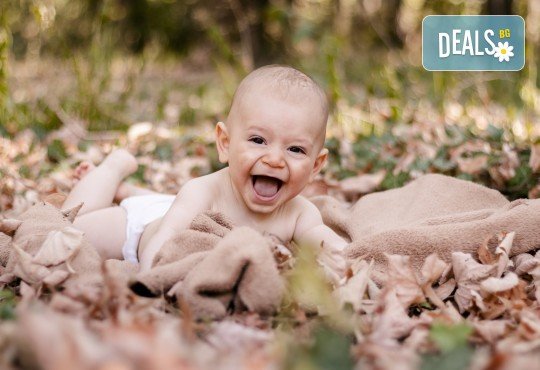 Есенна семейна, детска или индивидуална фотосесия на открито с 25 обработени кадъра от Фото студио Амели! - Снимка 10