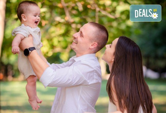 Есенна семейна, детска или индивидуална фотосесия на открито с 25 обработени кадъра от Фото студио Амели! - Снимка 7