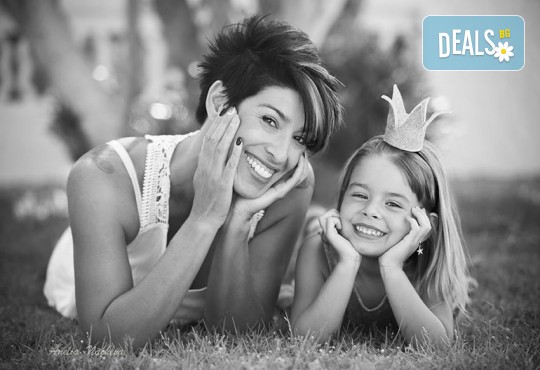 Есенна семейна, детска или индивидуална фотосесия на открито с 25 обработени кадъра от Фото студио Амели! - Снимка 12