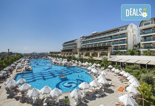 Лятна почивка на супер цена! 7 нощувки на база Ultra All Inclusive в Crystal Waterworld 5* в Белек и възможност за транспорт от Belprego Travel! - Снимка 1