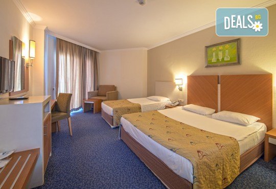 5-звездна почивка на супер цена! 7 нощувки на база Ultra All Inclusive в Crystal Admiral 5* в Сиде и възможност за транспорт от Belprego Travel! - Снимка 4