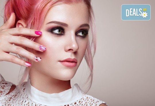 Хубава жена! Класически маникюр с професионален лак CND и декорации в Салон за маникюр и педикюр АРТЕ - Снимка 1