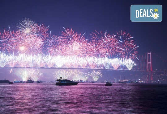 На супер цена до изчерпване на местата! Нова година в Истанбул - 3 нощувки със закуски в Yaztur Hotel 3*, транспорт, посещение на мол Forum - Снимка 1