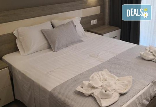 Нова година 2020 в Riviera Olympus Gods, Паралия Катерини! 3 нощувки с 3 закуски и 2 вечери, транспорт и водач от Караджъ Турс! - Снимка 6