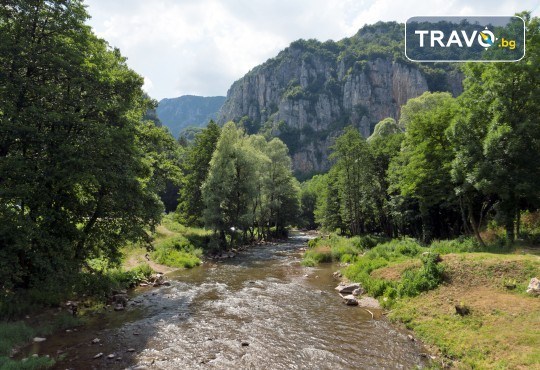 Разходка за 1 ден през ноември до Трън, Власинското езеро и ждрелото на р. Ерма! Транспорт и водач от туроператор Поход! - Снимка 2