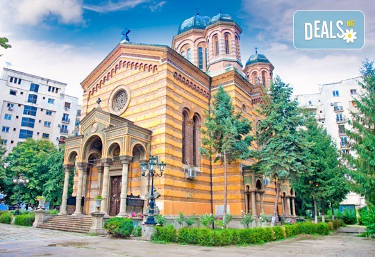 За Свети Валентин в Малкия Париж - Букурещ! 2 нощувки със закуски в Синая, транспорт и екскурзовод от Еко Тур - Снимка 5