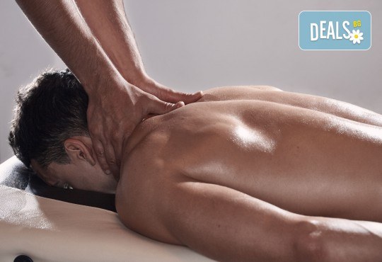 60-минутен силов спортен масаж за активни спортисти, на цяло тяло от професионален рехабилитатор в салон Хеликсир! - Снимка 1