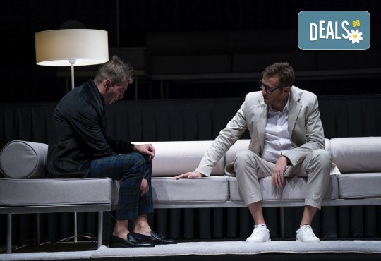 Гледайте Весела Бабинова, Христо Пъдев и Анастасия Лютова в Сцени от един семеен живот на 28-ми ноември (четвъртък) в Малък градски театър Зад канала! - Снимка 8