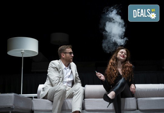 Гледайте Весела Бабинова, Христо Пъдев и Анастасия Лютова в Сцени от един семеен живот на 28-ми ноември (четвъртък) в Малък градски театър Зад канала! - Снимка 4