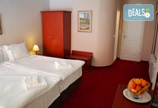 Нова Година 2020 в Охрид, Hotel Filip 4*, с Дари Травел! 3 нощувки със закуски, 2 вечери, Новогодишна вечеря в хотел Belvedere 4*, по желание транспорт - Снимка 7