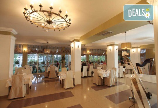 Нова Година 2020 в Охрид, Hotel Filip 4*, с Дари Травел! 3 нощувки със закуски, 2 вечери, Новогодишна вечеря в хотел Belvedere 4*, по желание транспорт - Снимка 14