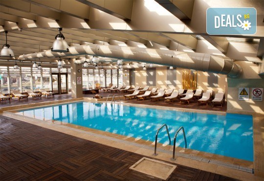 Нова Година 2020 в Истанбул, Хотел Holiday INN 5*, с Дари Травел! 3 нощувки със закуски, 2 вечери, по желание Новогодишна вечеря на корабче по Босфора и транспорт - Снимка 6