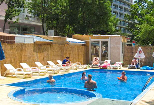 Семеен хотел Джули 3*, Слънчев бряг